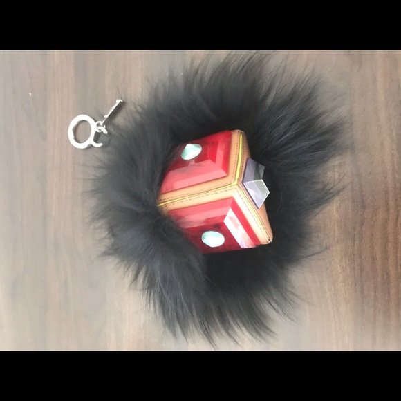 FENDI MONSTER CHAIN - Picture 2 of 2